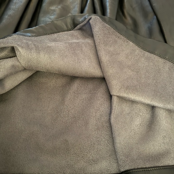 Faux Leather Midi Skirt in Black size 6 - Picture 5 of 6